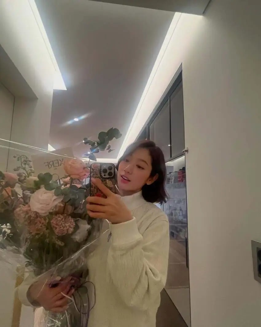 朴信惠身高 168 公分 IG 好感穿搭解析!難怪出道 20 年還是初戀系天花板!