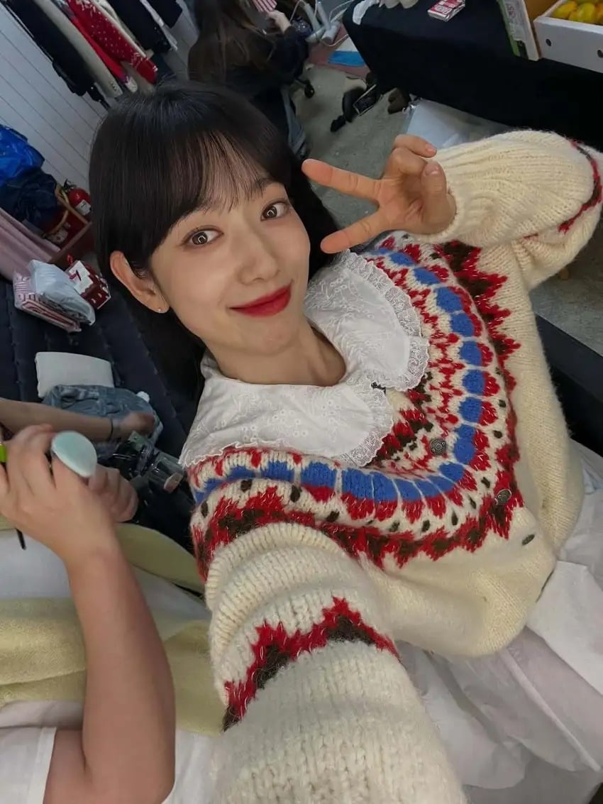 朴信惠身高 168 公分 IG 好感穿搭解析!難怪出道 20 年還是初戀系天花板!