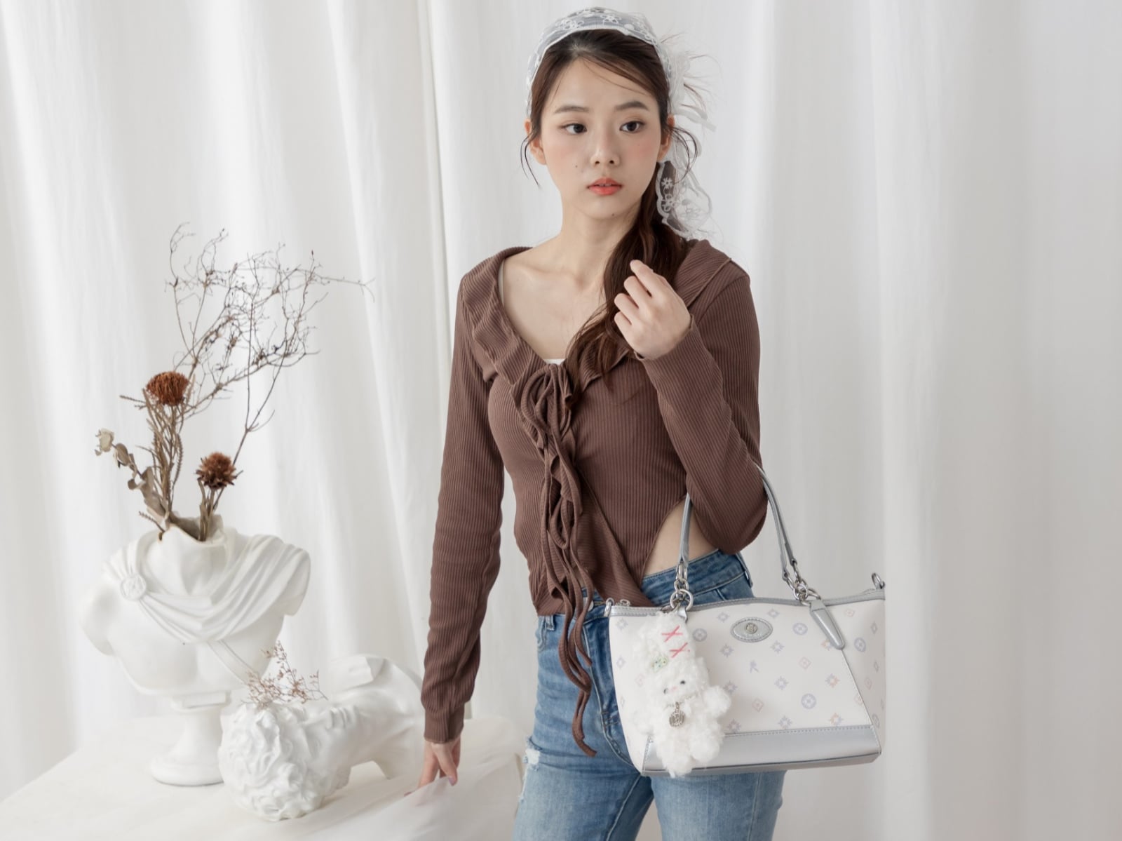 PLAYBOY 新系列 Misty Blue Whisper × Iridescent Bunny 柔霧丹寧與漸層藝術