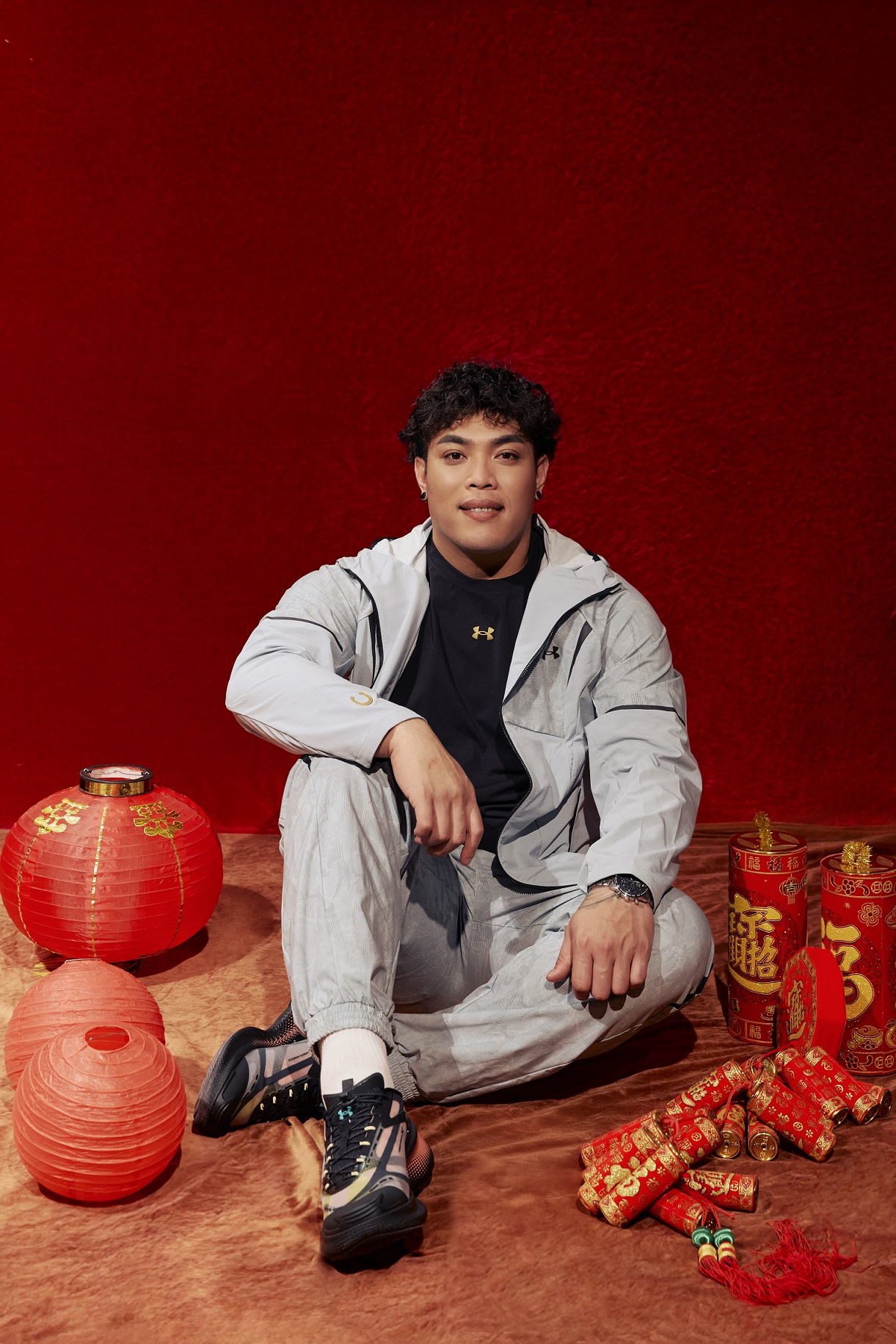 「奔馬無懼」新春戰袍來了!UNDER ARMOUR推5款馬年系列、Phantom X新色鞋款,陳子豪喊話要重返重炮手行列!