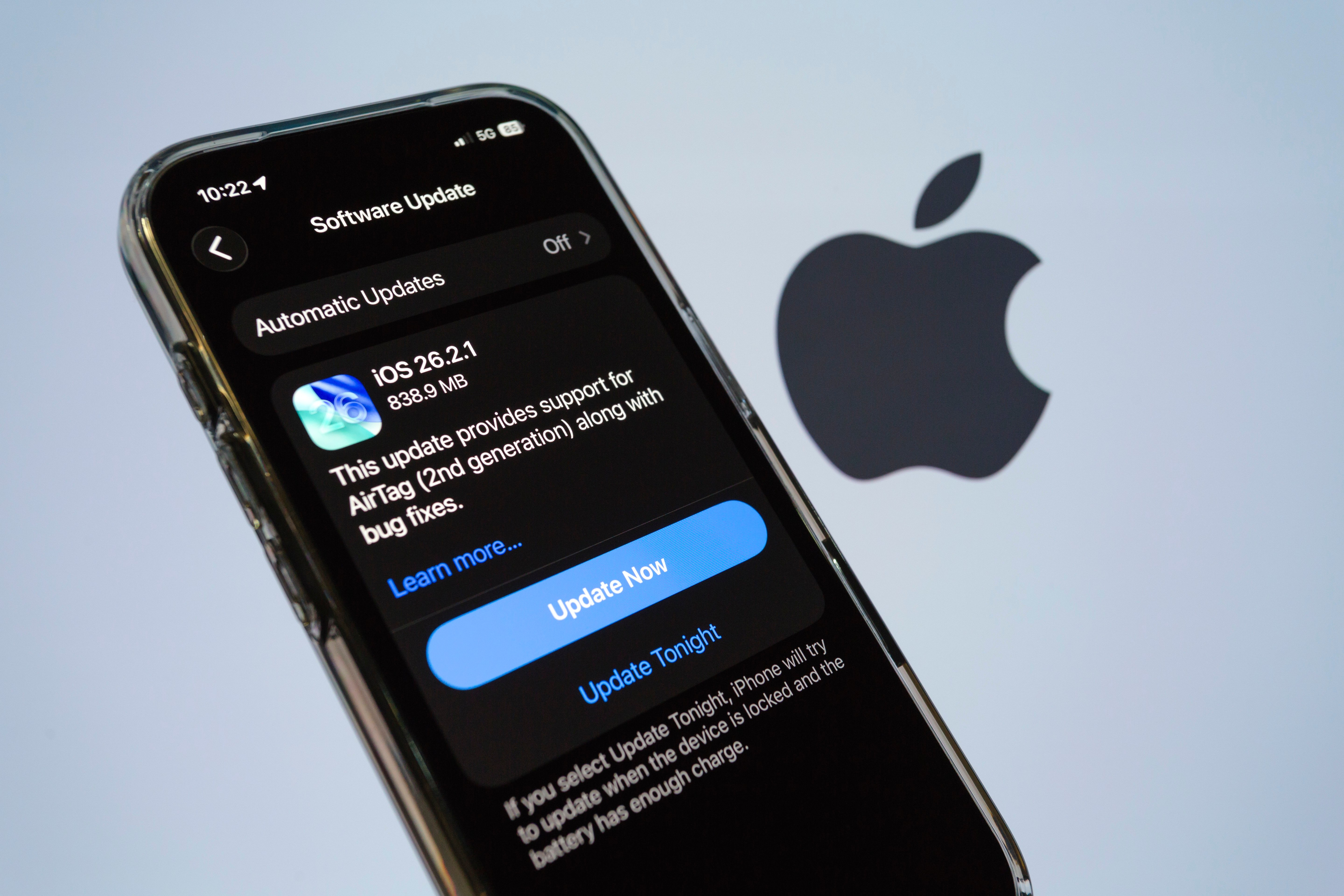 蘋果無預警發布 iOS 26.2.1 更新!緊急通話修復、運作更順暢⋯功能一次看!