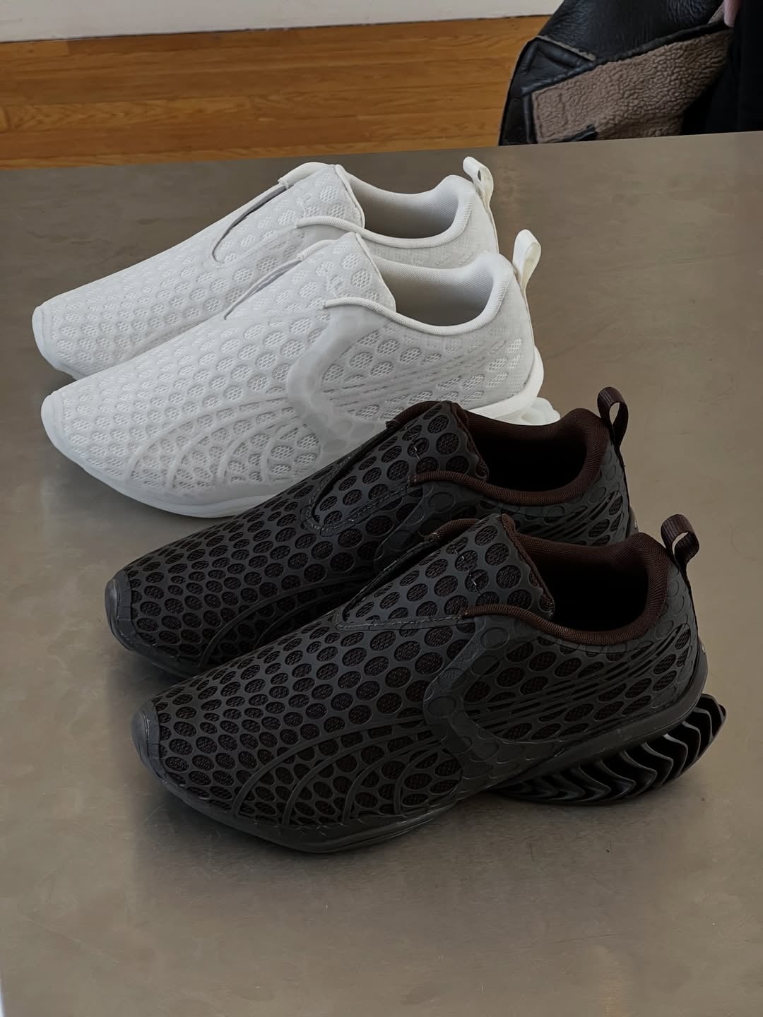 2026 巴黎時裝周鞋款太搶戲！從 CdG × AJ11 到 SFTM × adidas ⋯10 雙必關注聯名鞋款一次看！