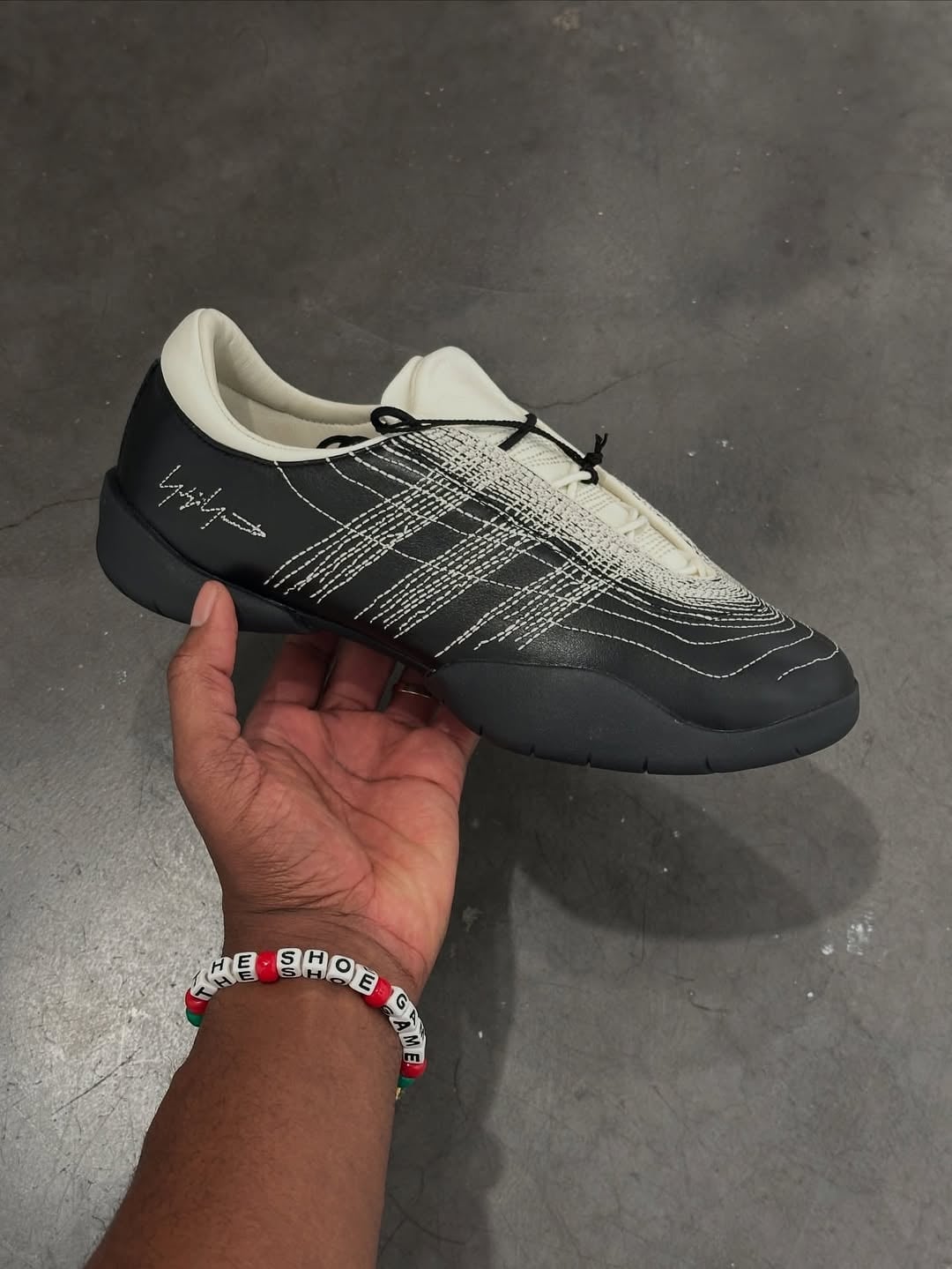 2026 巴黎時裝周鞋款太搶戲！從 CdG × AJ11 到 SFTM × adidas ⋯10 雙必關注聯名鞋款一次看！