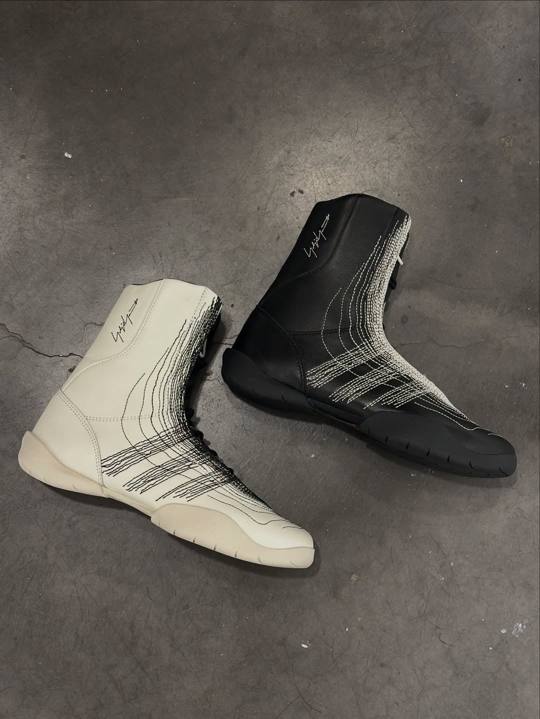 2026 巴黎時裝周鞋款太搶戲！從 CdG × AJ11 到 SFTM × adidas ⋯10 雙必關注聯名鞋款一次看！