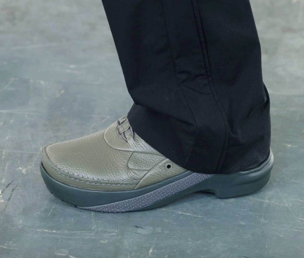 2026 巴黎時裝周鞋款太搶戲！從 CdG × AJ11 到 SFTM × adidas ⋯10 雙必關注聯名鞋款一次看！