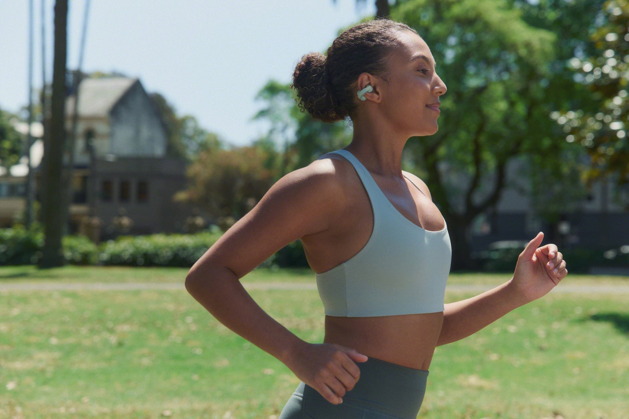 Sony 全新LinkBuds Clip耳夾式開放真無線耳機 繽紛四色展現時尚品味 舒適配戴動靜皆宜