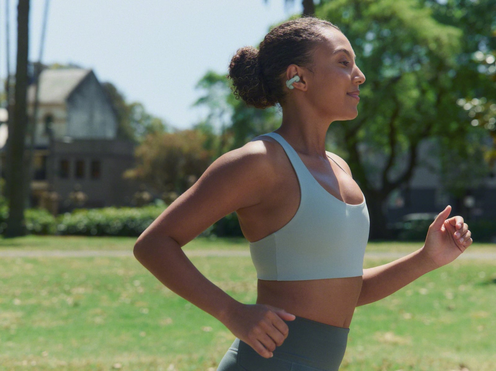 Sony 全新LinkBuds Clip耳夾式開放真無線耳機 繽紛四色展現時尚品味   舒適配戴動靜皆宜