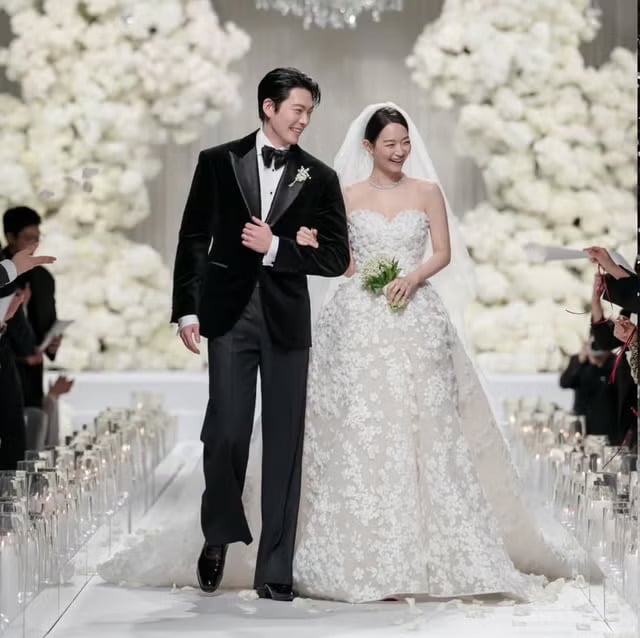 D.O. 都敬秀快閃金宇彬婚禮只為了包紅包!金額 100 萬數字曝光引網讚:「真兄弟!」