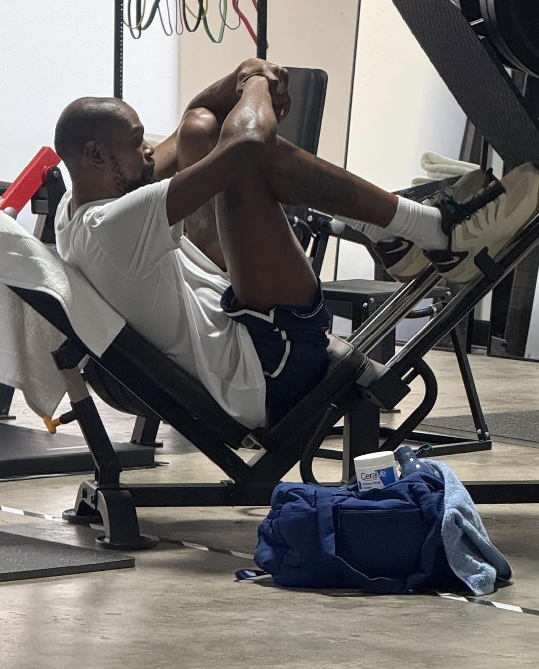 Kevin Durant 終於擦乳液了?正式與護膚品牌 CeraVe 合作擺脫「超乾沙漠腳」慘況!