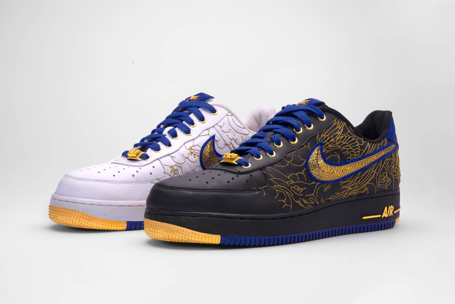 直擊 kim-a: Nike Air Force 1 黃金鞋台中老虎城展出現場！999.9 純金縫製要價突破 7 位數！