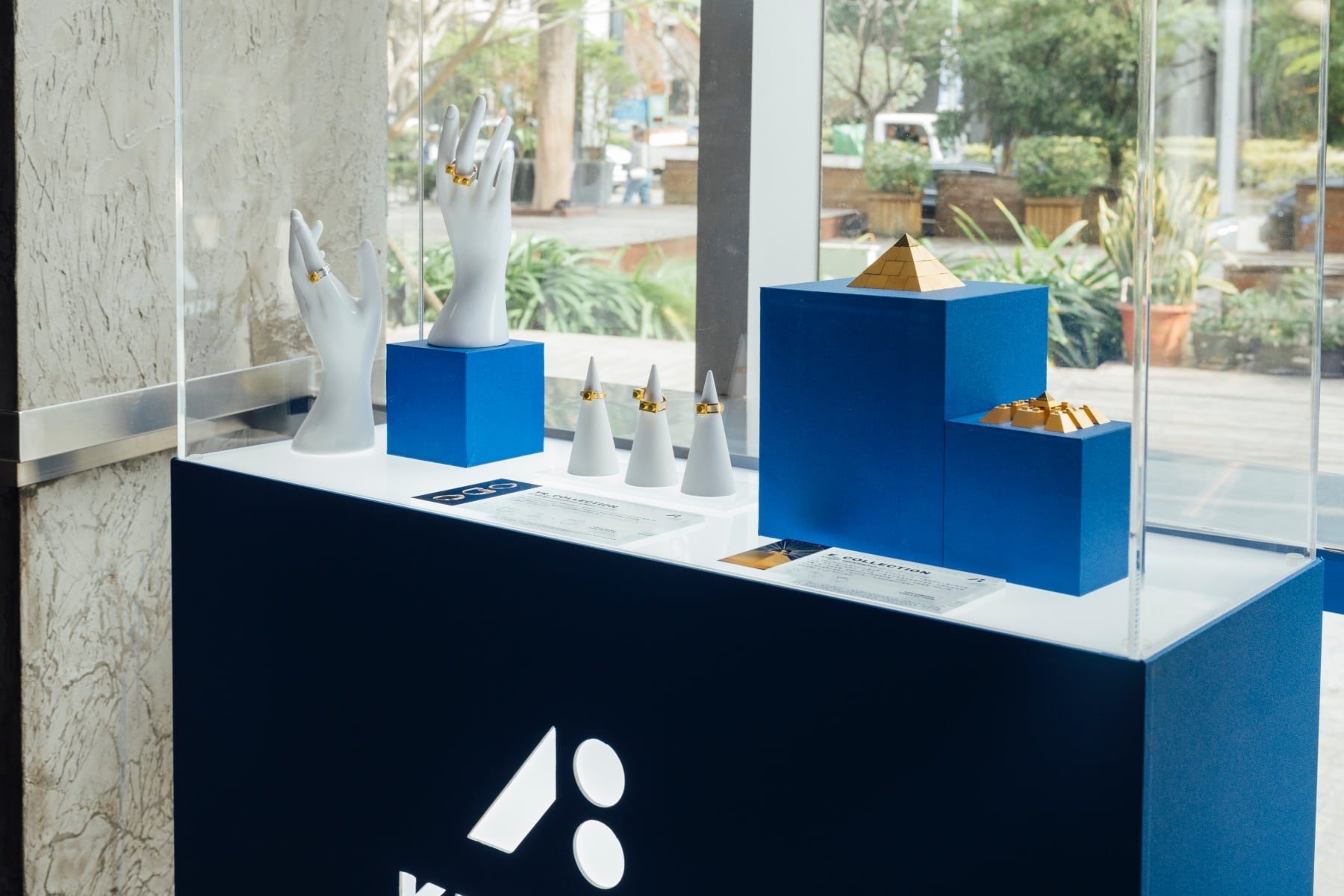 直擊 kim-a: Nike Air Force 1 黃金鞋台中老虎城展出現場！999.9 純金縫製要價突破 7 位數！