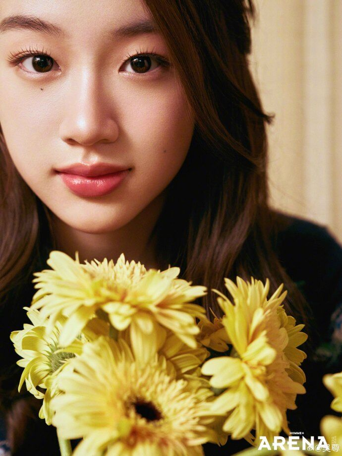 吳尊和女兒 neinei 同框拍雜誌！15 歲絕美顏值引網讚：「基因無敵！」