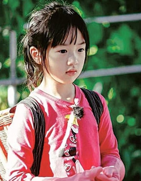 吳尊和女兒 neinei 同框拍雜誌！15 歲絕美顏值引網讚：「基因無敵！」