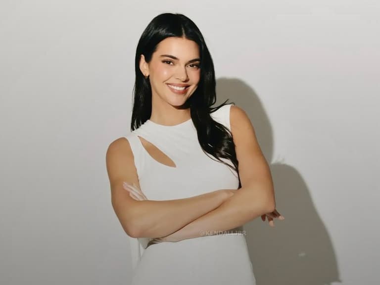 Kendall Jenner 超級盃運彩廣告大玩「卡戴珊詛咒」梗!點名 NBA 男友自嘲「我都靠他們下注!」