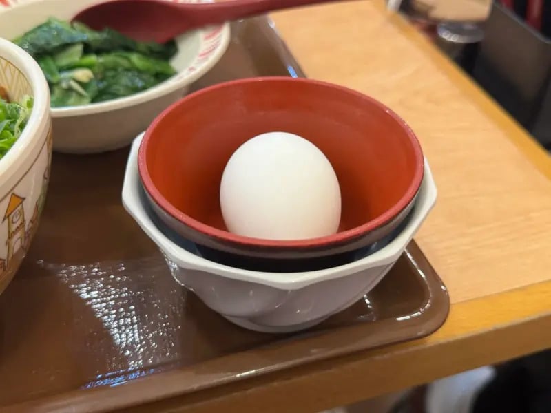 SUKIYA 溫泉蛋紅白碗用途是什麼？日本官方親曝用法引熱議！