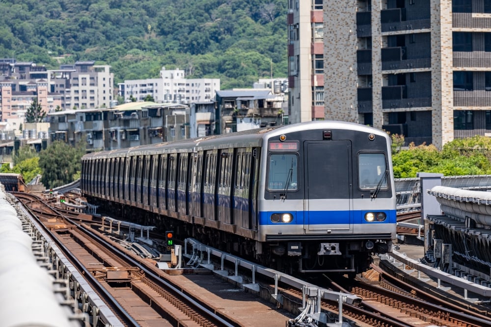 2026 台北燈節「雙展區 × 雙 IP」為泡泡瑪特 Labubu+變形金剛柯博文!時間、地點、提燈領取方式懶人包!