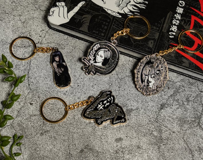 伊藤潤二《富江映現》快閃店登陸高雄！7 大驚悚打卡點、限量福袋 3 折起⋯必逛懶人包！