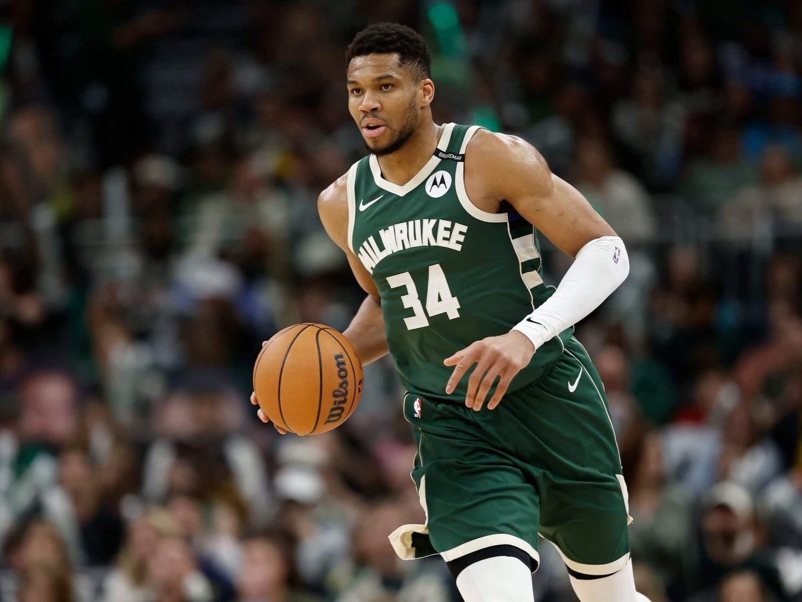 NBA／字母哥交易「3 支球隊」最終潛在名單曝光！勇士爆砸首輪籤、灰狼送走即戰力！