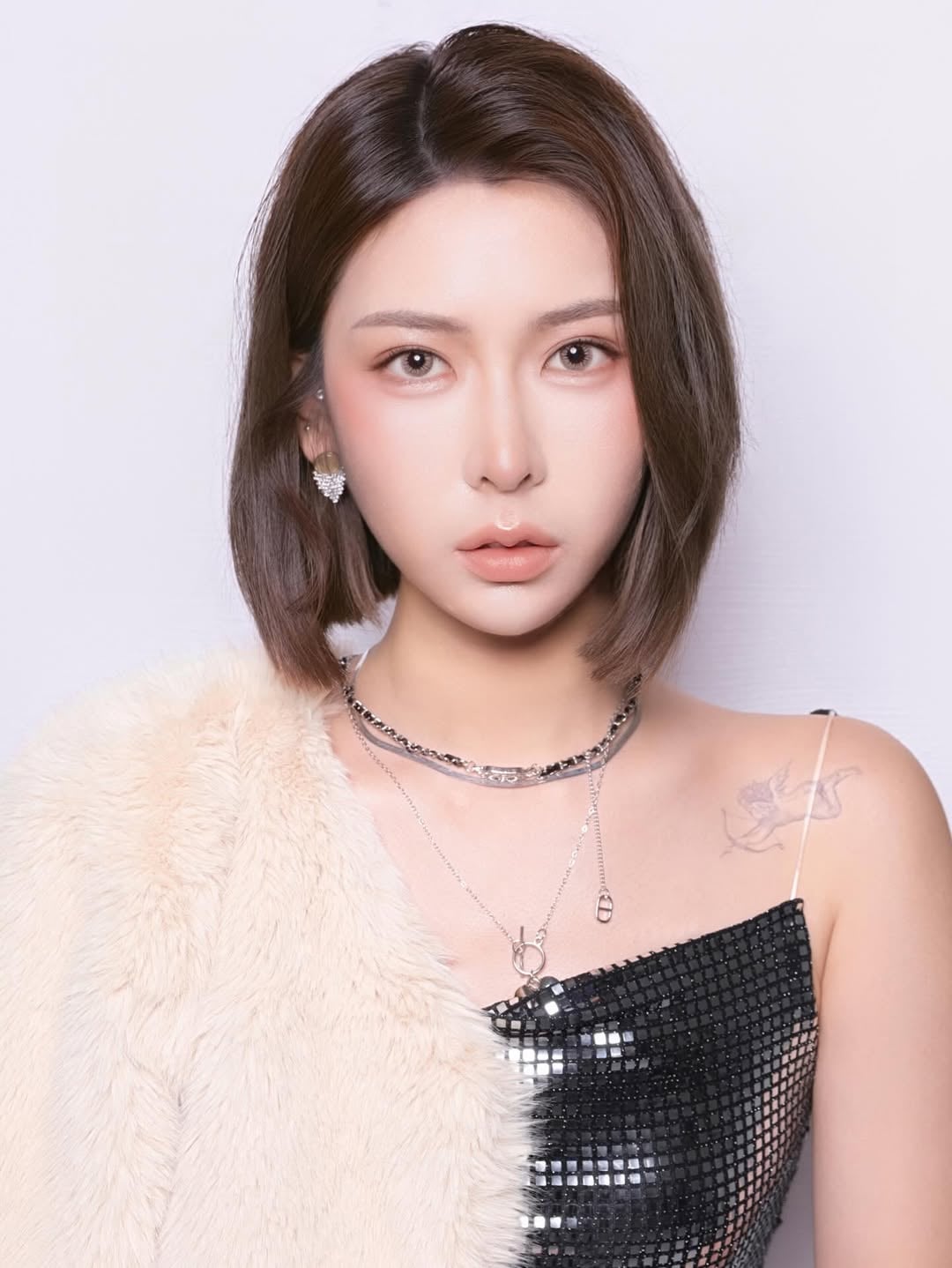 雅方千金林暄穎 Julia 美貌爆紅!羊肉爐、鍋物隨意杯⋯推薦自家品牌 5 款必買平價美食總整理!