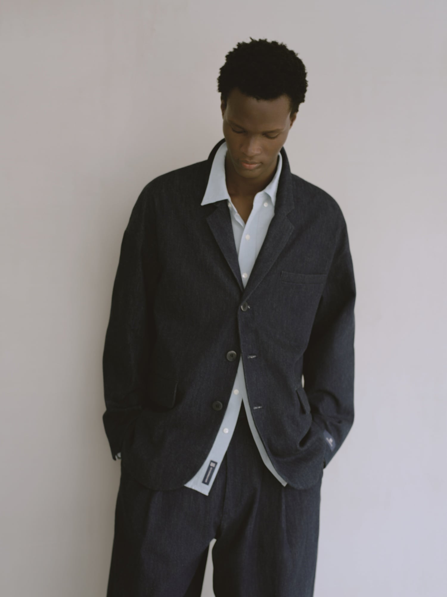 Levi's Blue Tab 藍標支線引爆時尚圈!70 年代 501® 女款、輕量西裝⋯設計總監親揭設計秘辛!