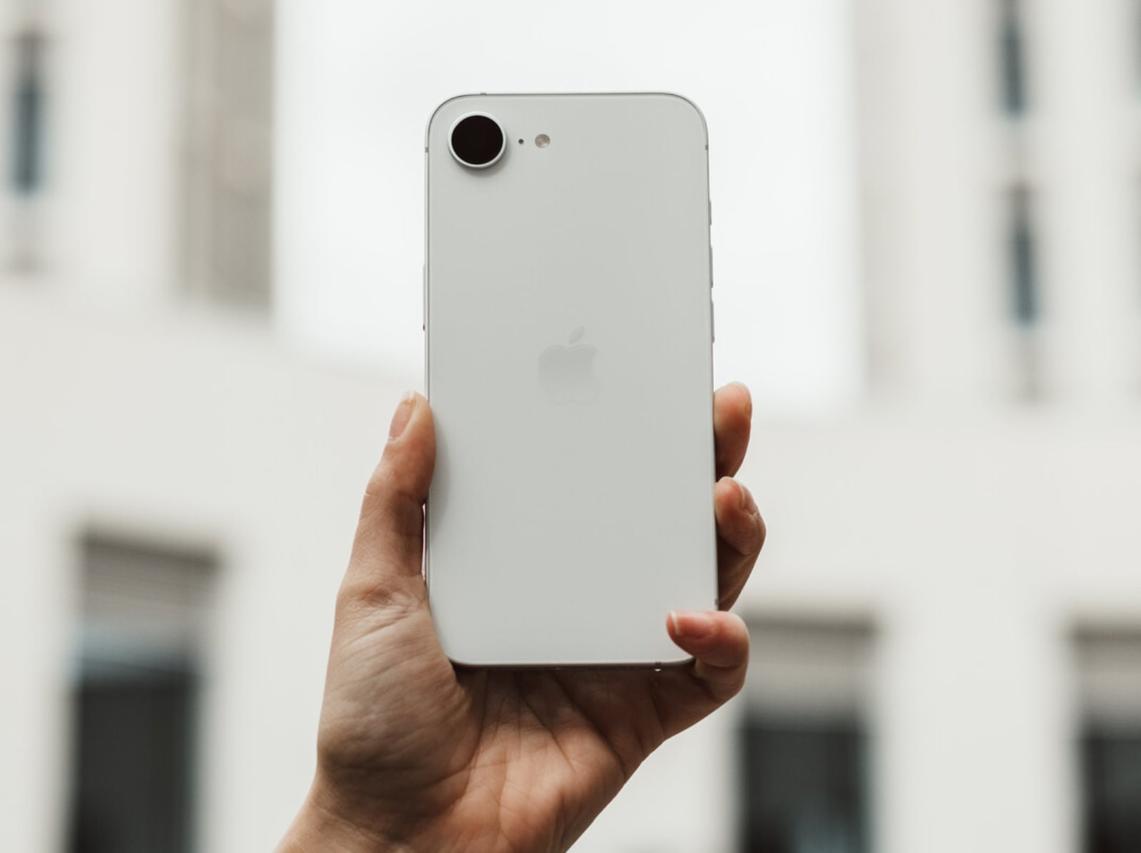 iPhone 17e 平價新機曝光：599 美元動態島設計、A19 晶片重新定義入門級 iPhone