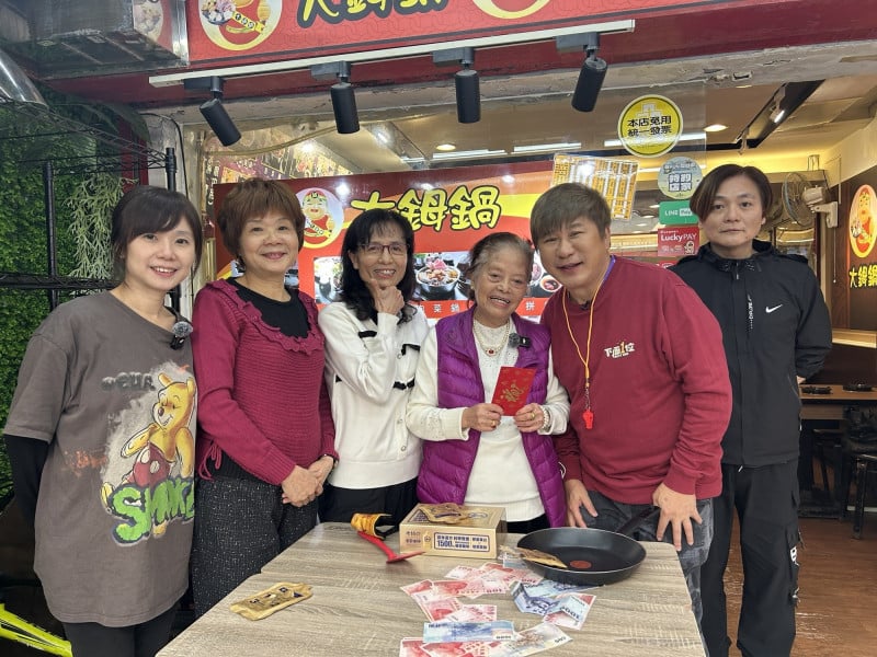 胡瓜 YT 頻道《下面一位》慶祝百集、訂閱 50 萬！感性坦言：「想對支持者說謝謝！」