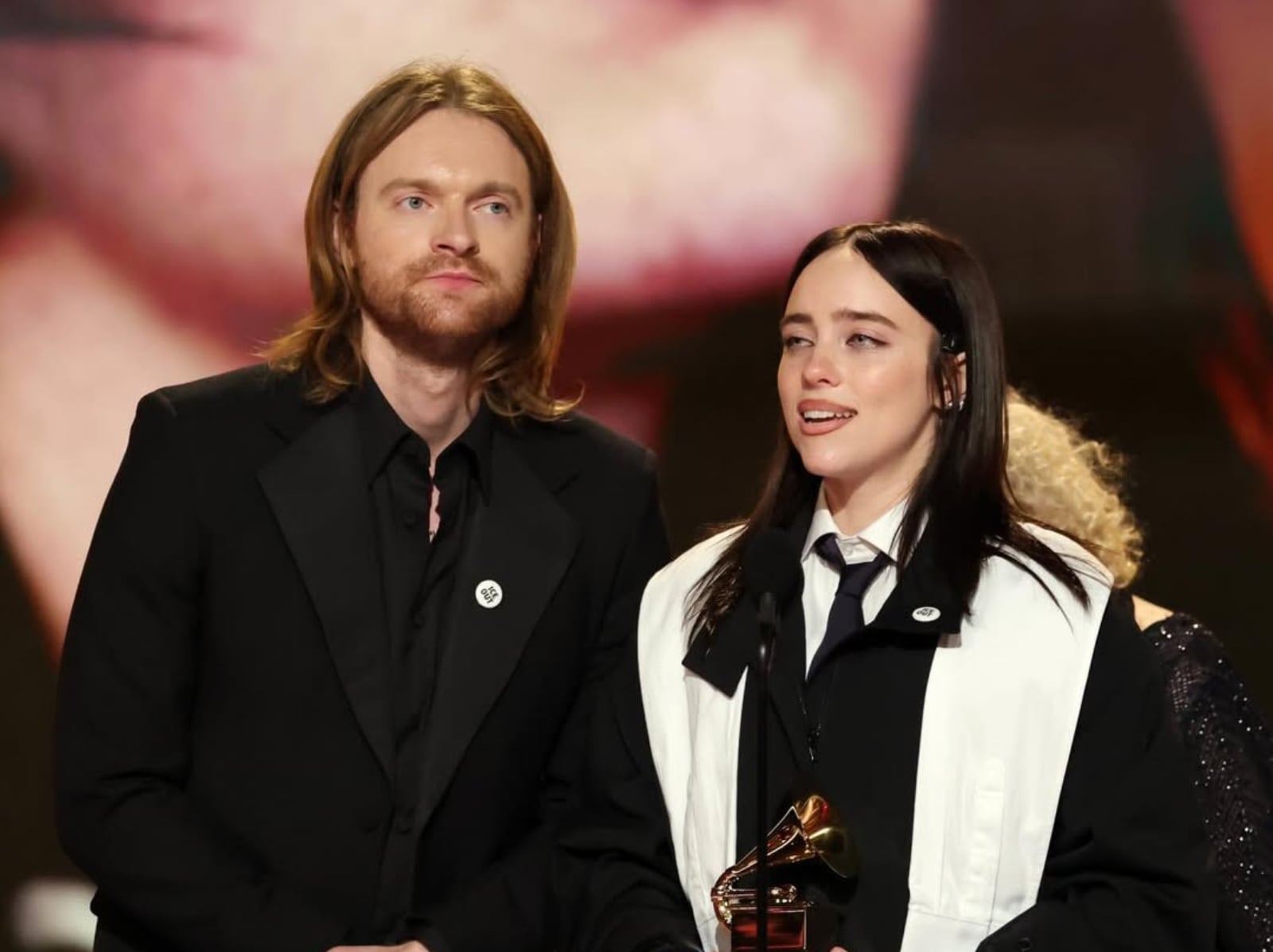 怪奇比莉 Billie Eilish 葛萊美發言轟移民政策！遭質疑千萬豪宅坐落原住民祖傳地！