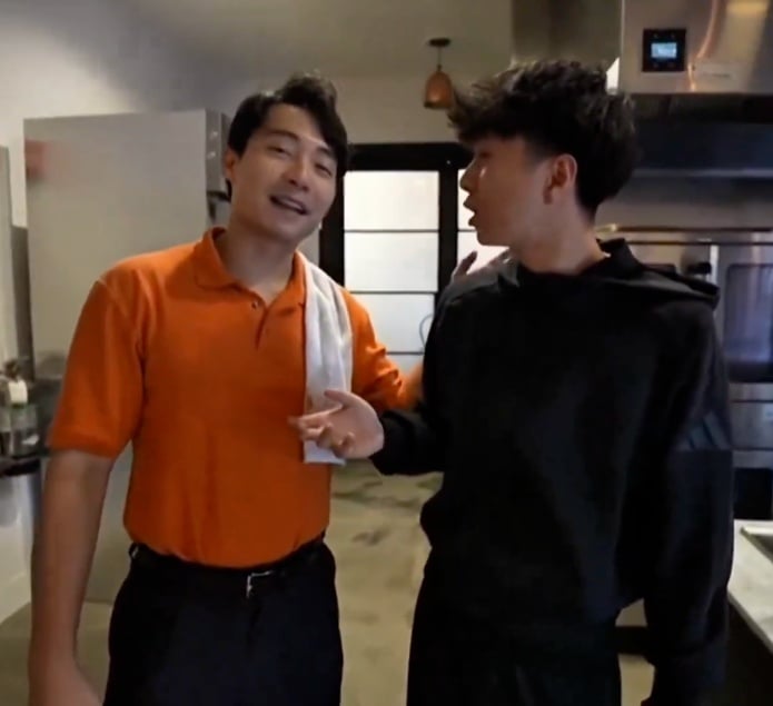 Uncle Roger 效果嗆 Ray「台灣不是國家」！Ray 搞笑回擊「再吵就煮你 GG！」