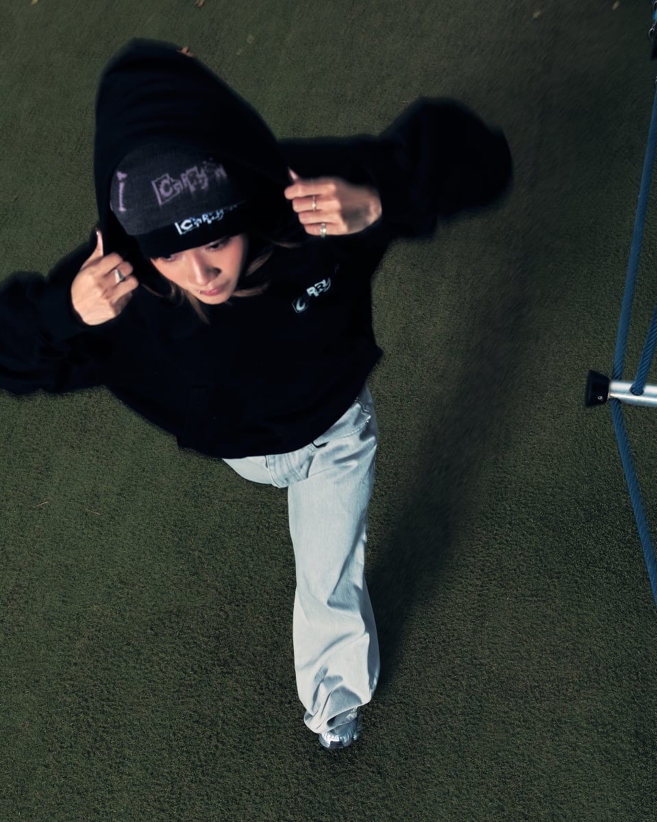 台灣街頭品牌 CARRY ON 2026 早春系列登場！以「堅持」詮釋街頭美學，10 款單品與發售日期一次看！