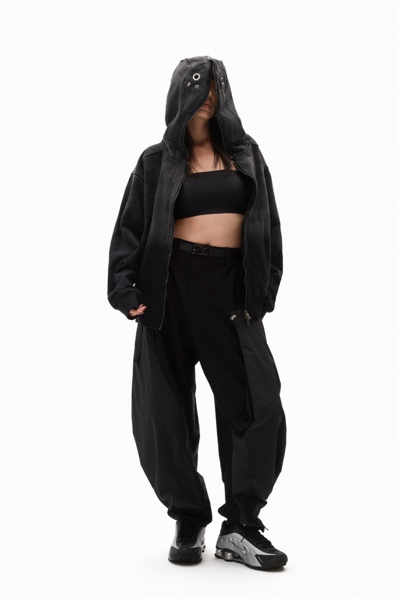 台灣設計師品牌 ALLENKO3 脊椎外套再進化！同步推出 5 款秋冬新作，上衣、外套、配件全系列解析