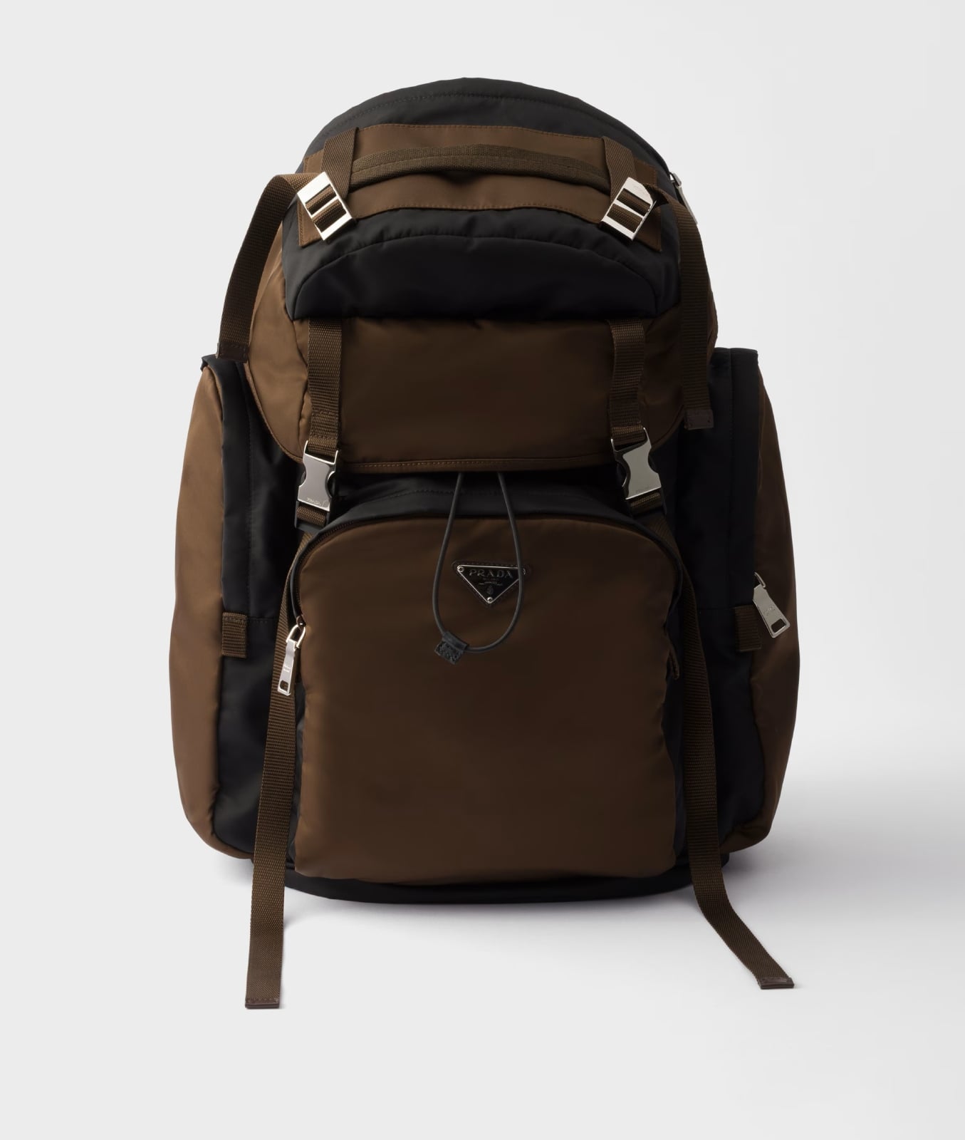 ENHYPEN 成員來台灣出席 Prada 微風南山店開幕！同款單品推薦、活動亮點⋯一次看！