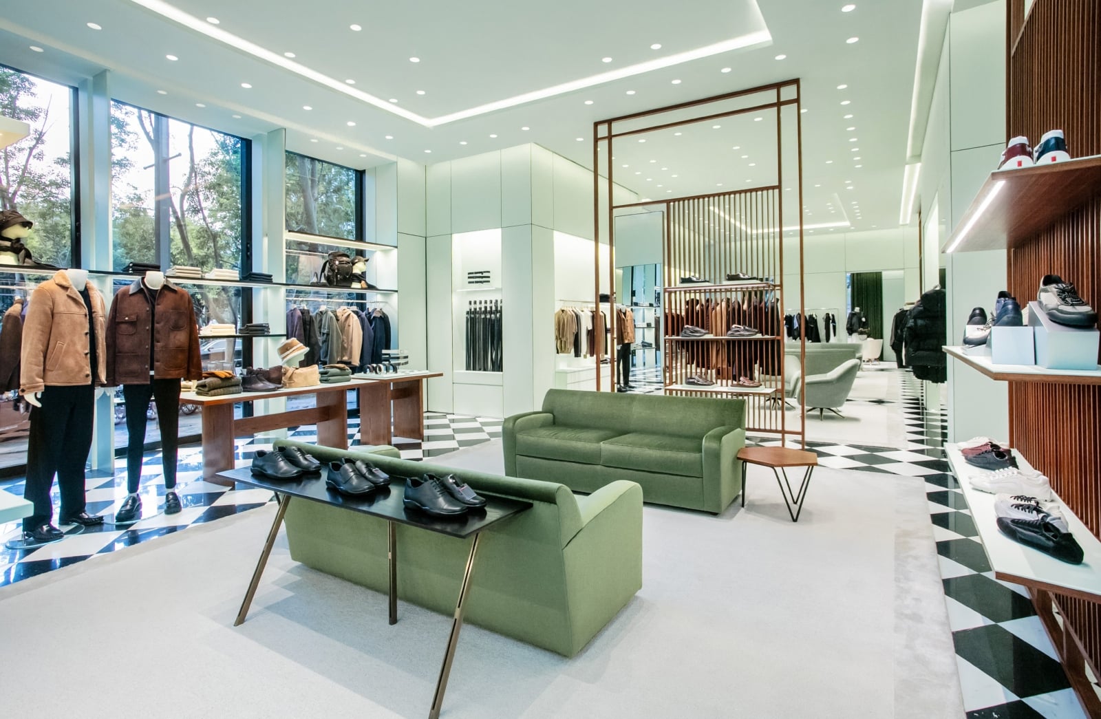 ENHYPEN 成員來台灣出席 Prada 微風南山店開幕！同款單品推薦、活動亮點⋯一次看！