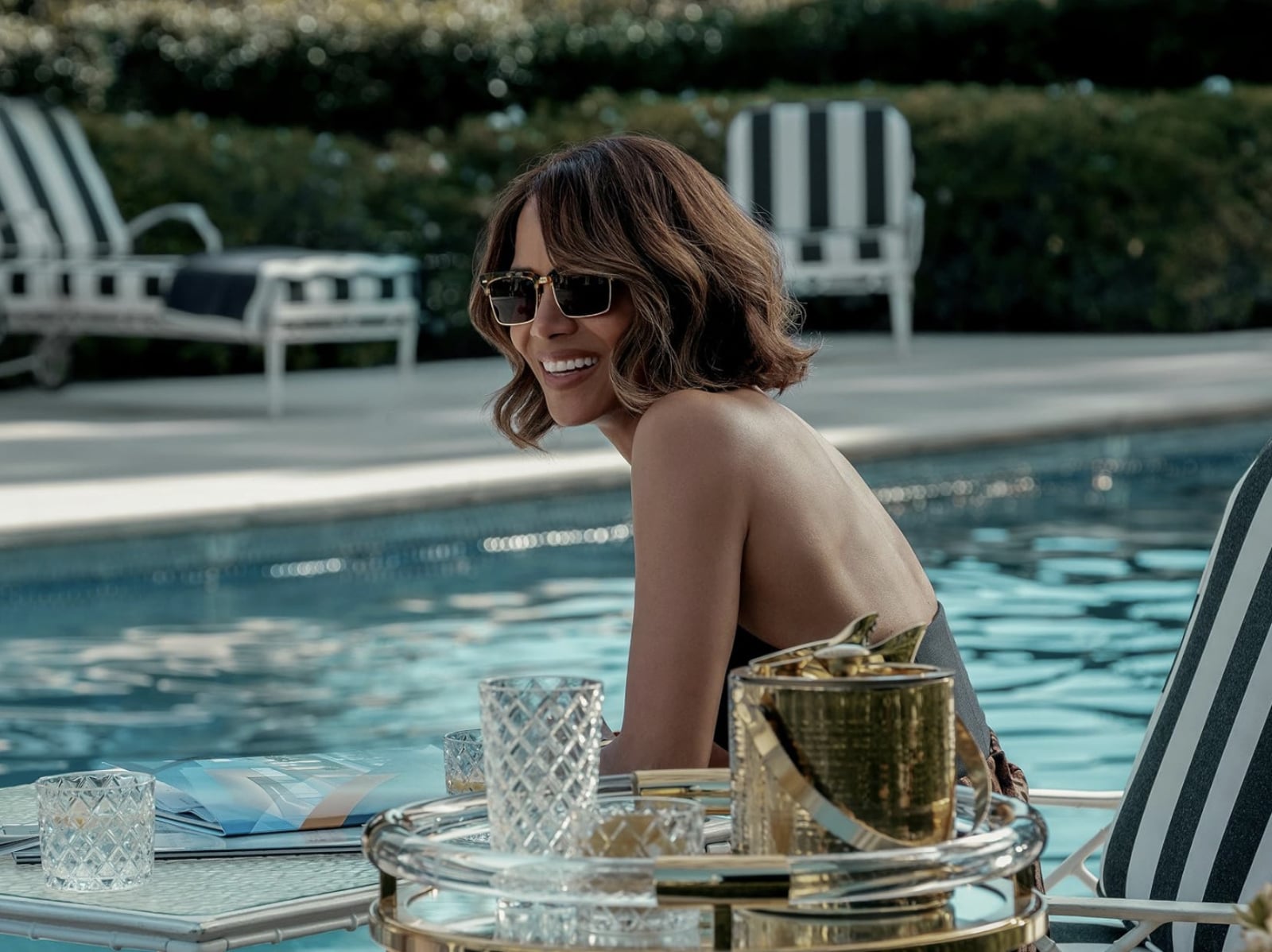 荷莉貝瑞 Halle Berry 首位非裔奧斯卡影后！24 年後吐真相：「膚色仍是障礙！」