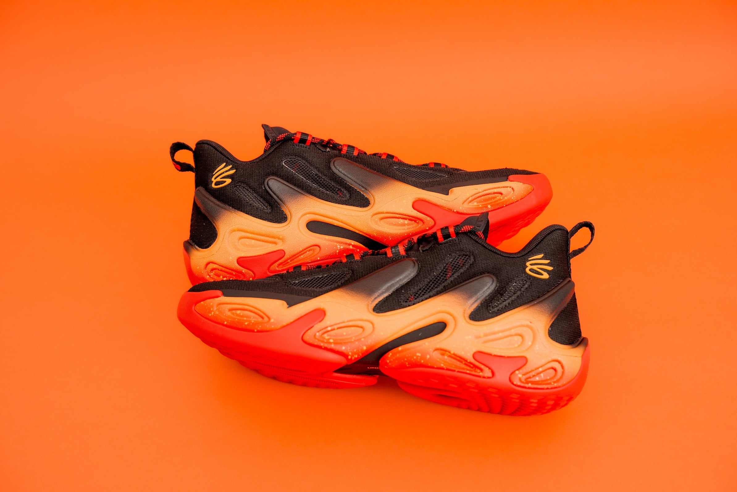 UA Curry 13 正式發表「完整亮點」介紹！融入動畫《山羊巔峰》元素、4 款配色搶先看！