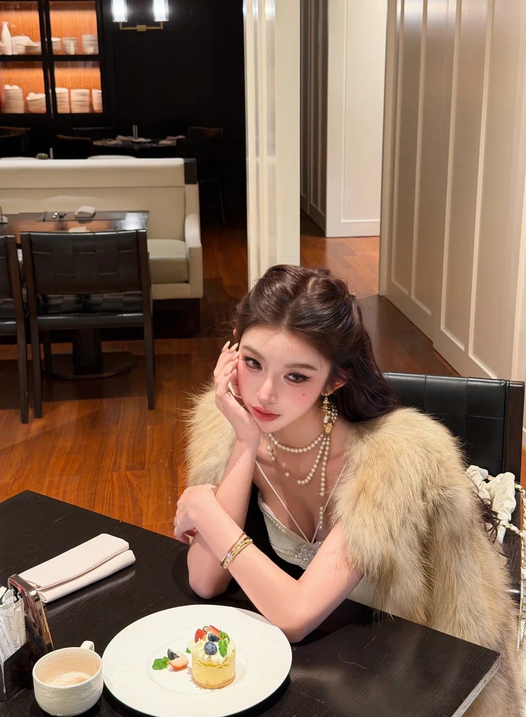 2026 拜金女特徵標準清單！鹹酥雞點 365 元、用四層衛生紙⋯你中了哪些？