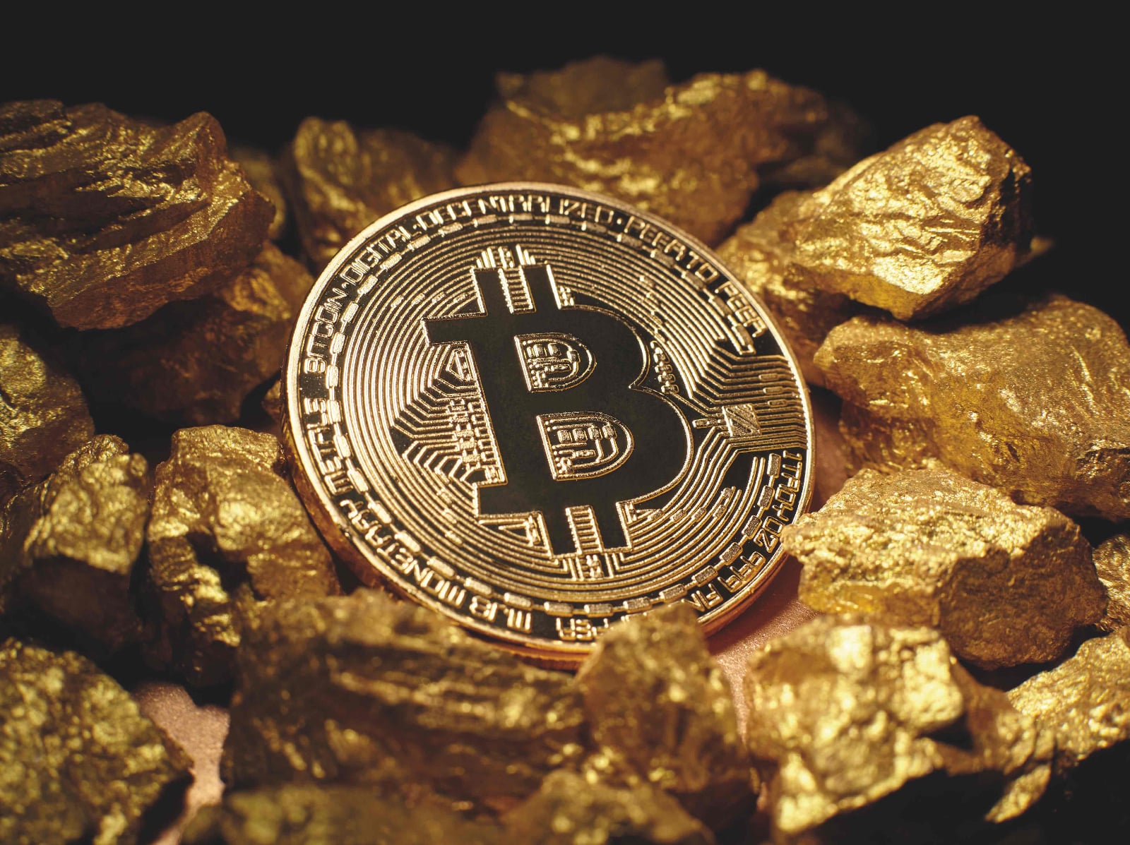 比特幣暴跌 14% 後又急回彈？兩日震盪近 5000 美元考驗市場信心