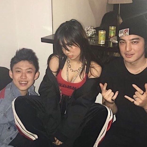 Joji 消失 3 年後回歸！從哈林搖始祖到推出最新專輯《PISS IN THE WIND》，帶你完整認識這位鬼才！