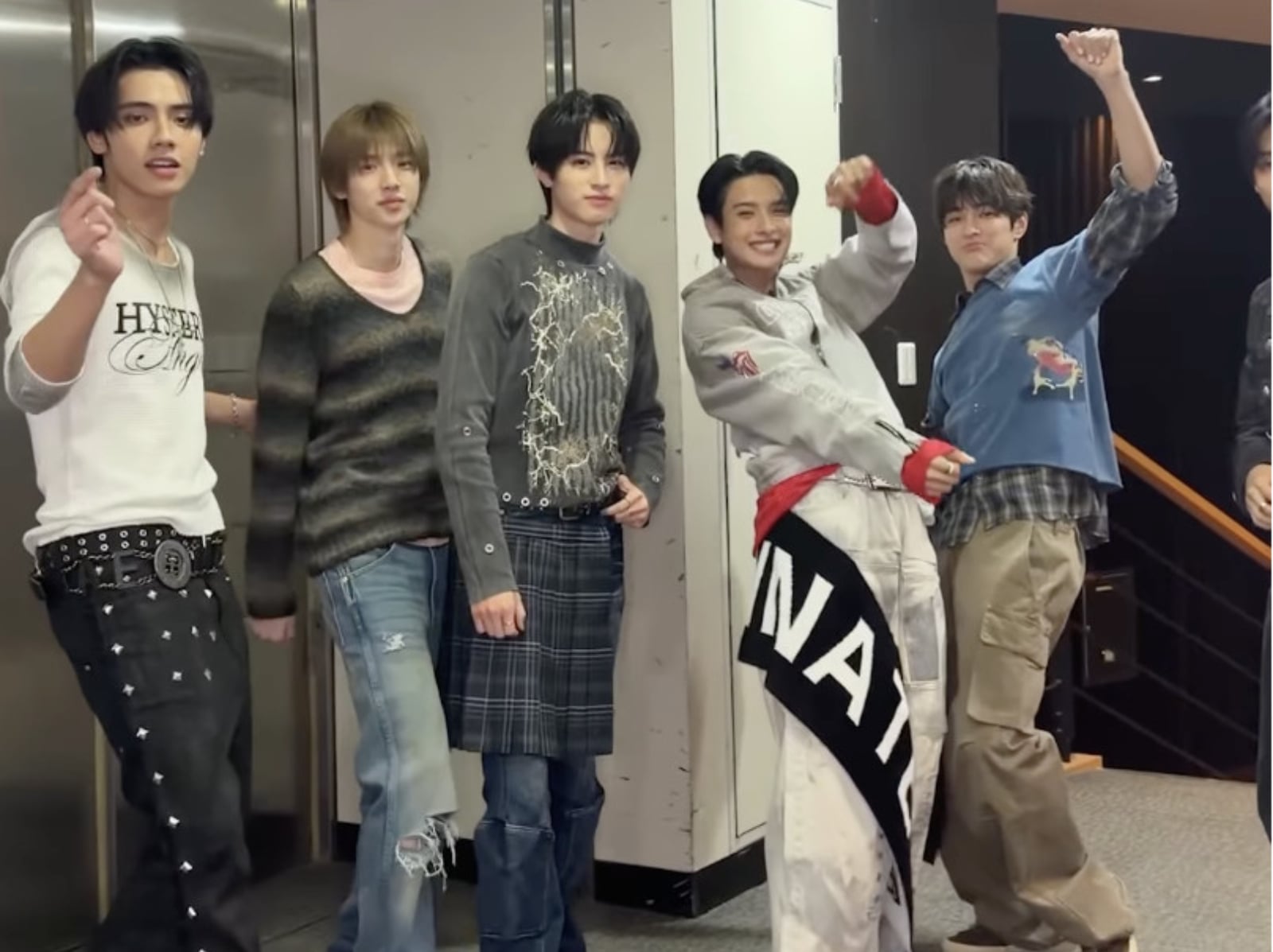 CORTIS 與泰國男團 BUS 合體挑戰迷因版〈GO!〉，粉絲笑：「充滿泰味的吳麗萍！」