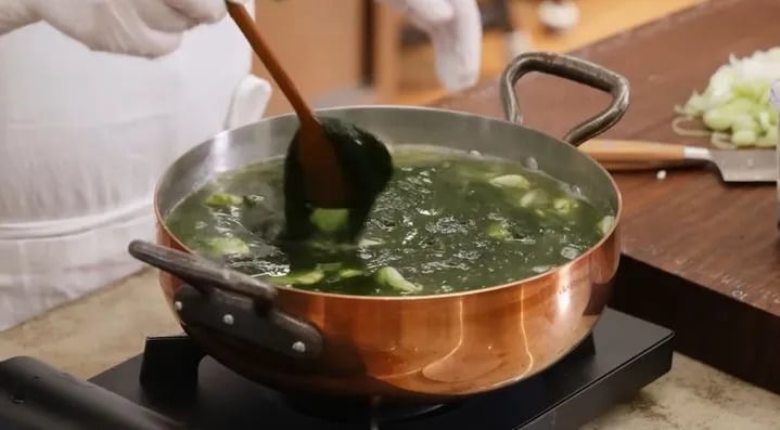 玄彬曝孫藝真過年菜單！比大拇指狂讚「這道菜」超好吃！