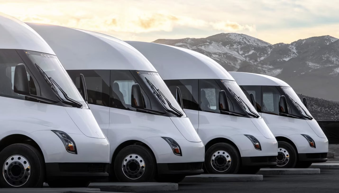 馬斯克 Elon Musk 證實特斯拉 Semi 今年量產！轉型 AI 機器人公司大計曝光！