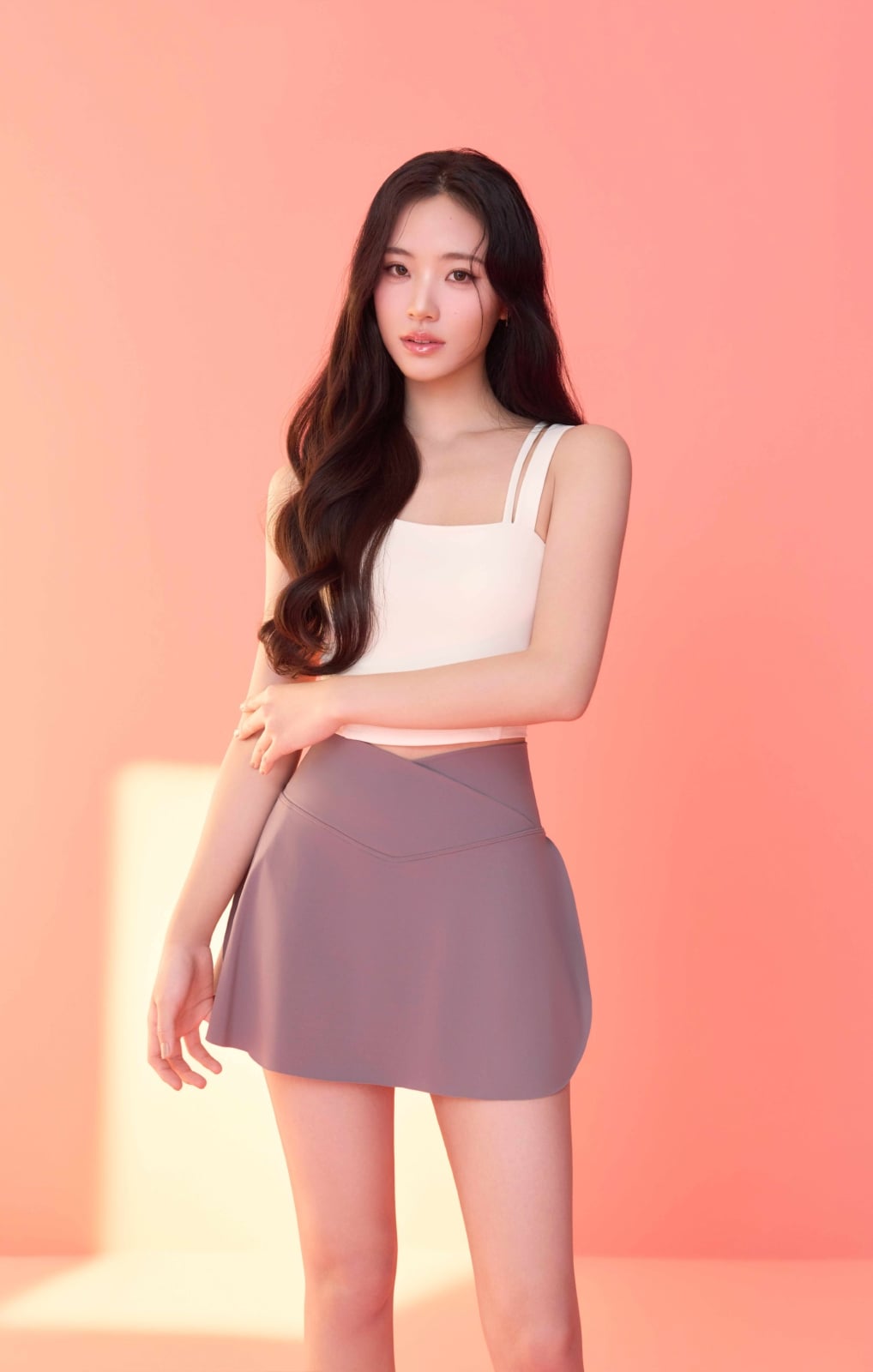 Lily 許韶恩穿 Triumph Athleisure Bratop 單肩塑型背心情人節約會穿搭