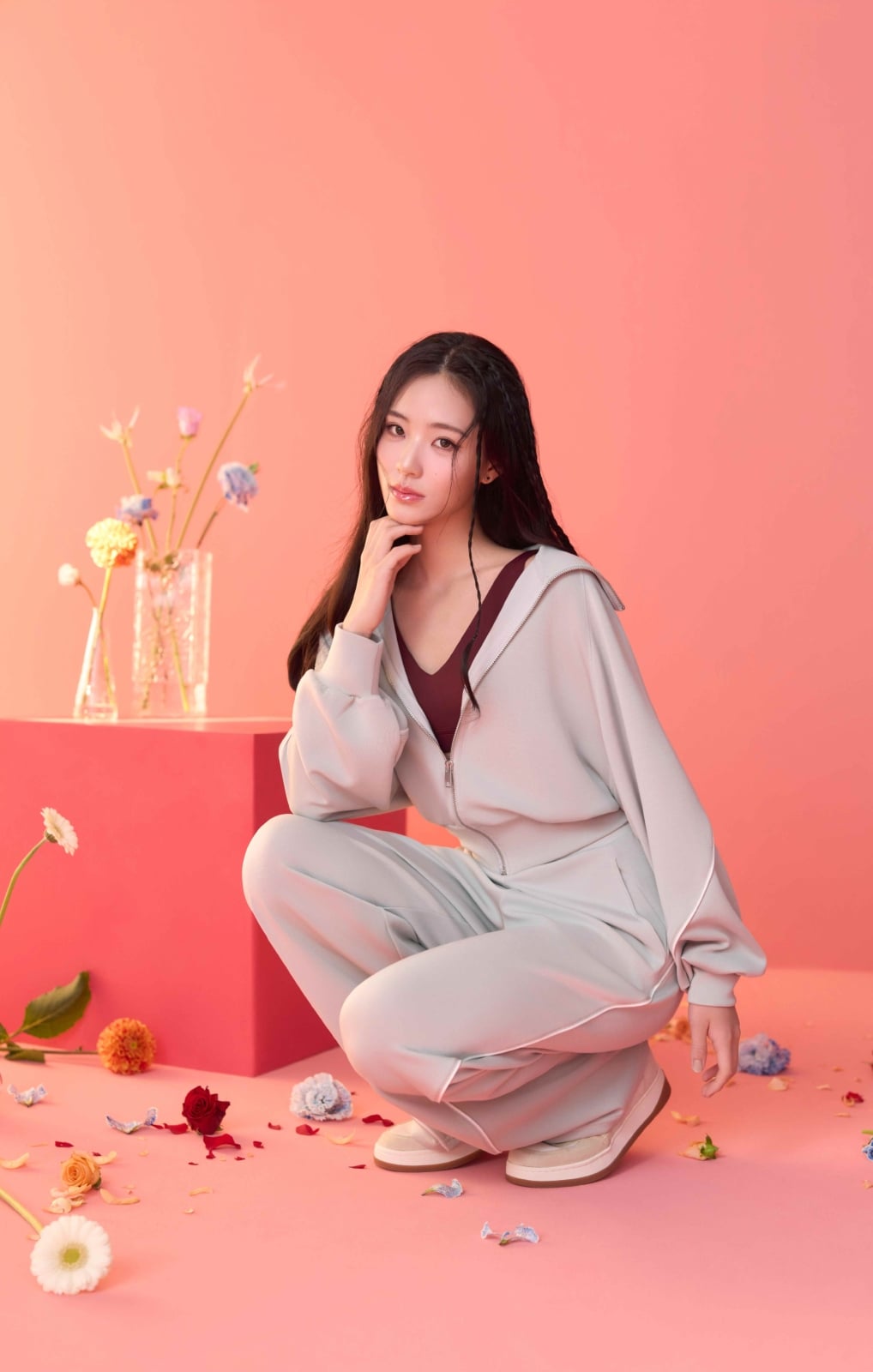 Lily 許韶恩居家情人節穿搭 Triumph Athleisure 深V無鋼圈內衣 Cozy 寬版長褲舒適造型