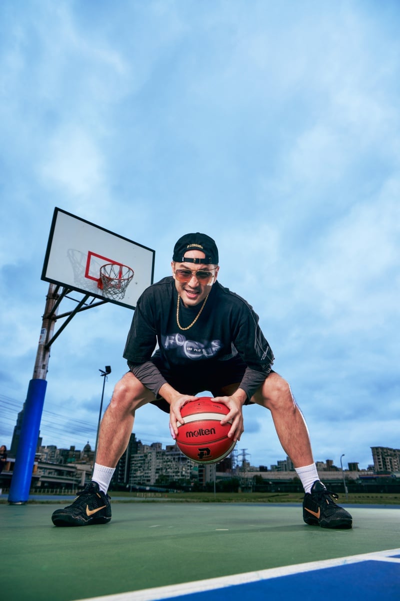 KIKS x PLG 全新聯名完整公開！超帥棒球外套必收、陳建州攜手唐志中搶先演繹！