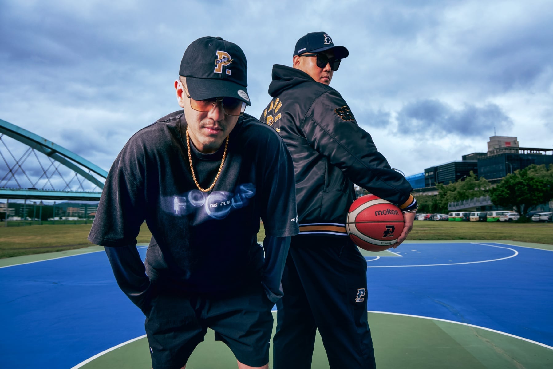 KIKS x PLG 全新聯名完整公開！超帥棒球外套必收、陳建州攜手唐志中搶先演繹！