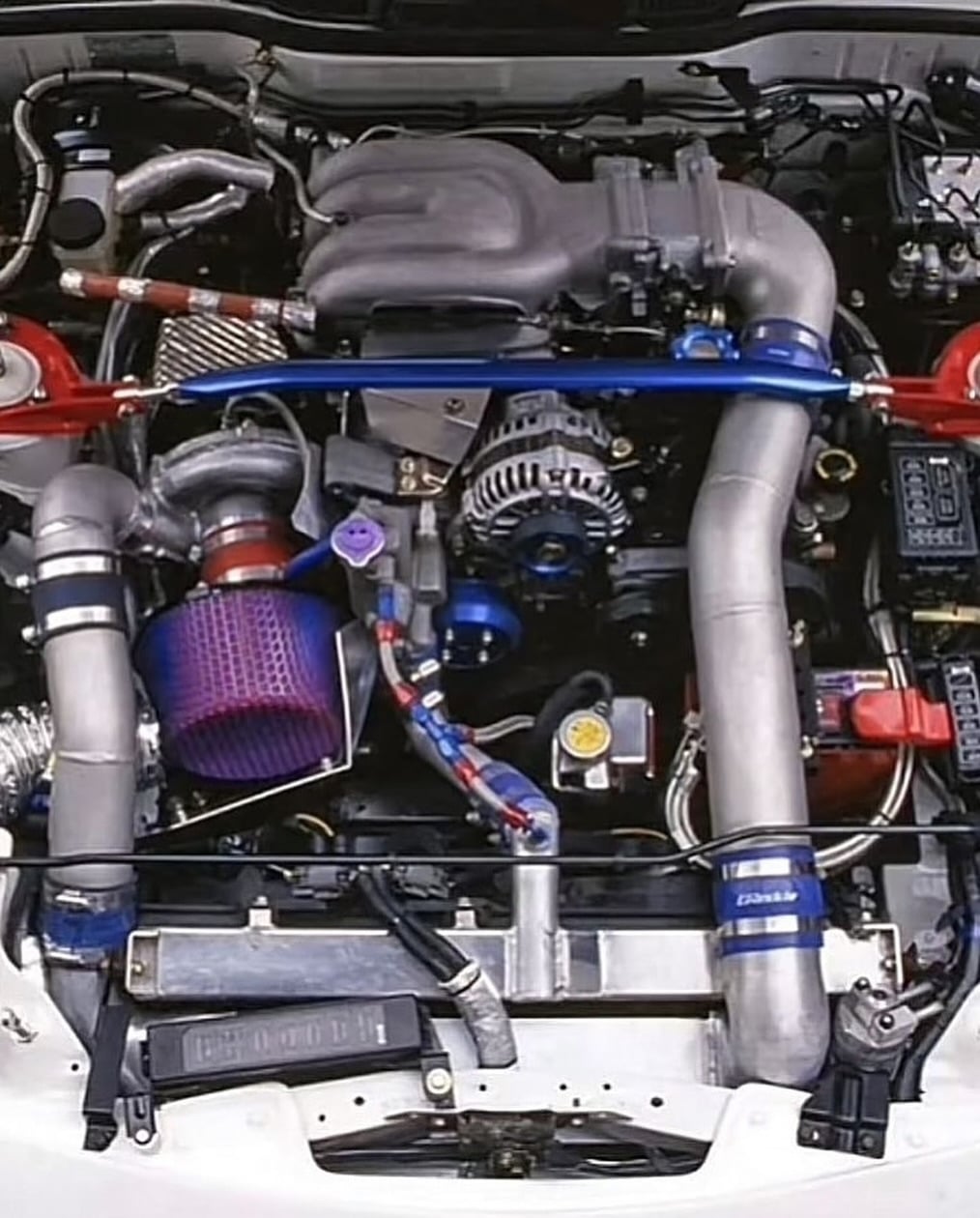 Chrome Hearts 超激罕定製 Mazda RX-7 車款！銀色十字架排檔頭、高級皮革座椅，根本是夢寐以求車款！