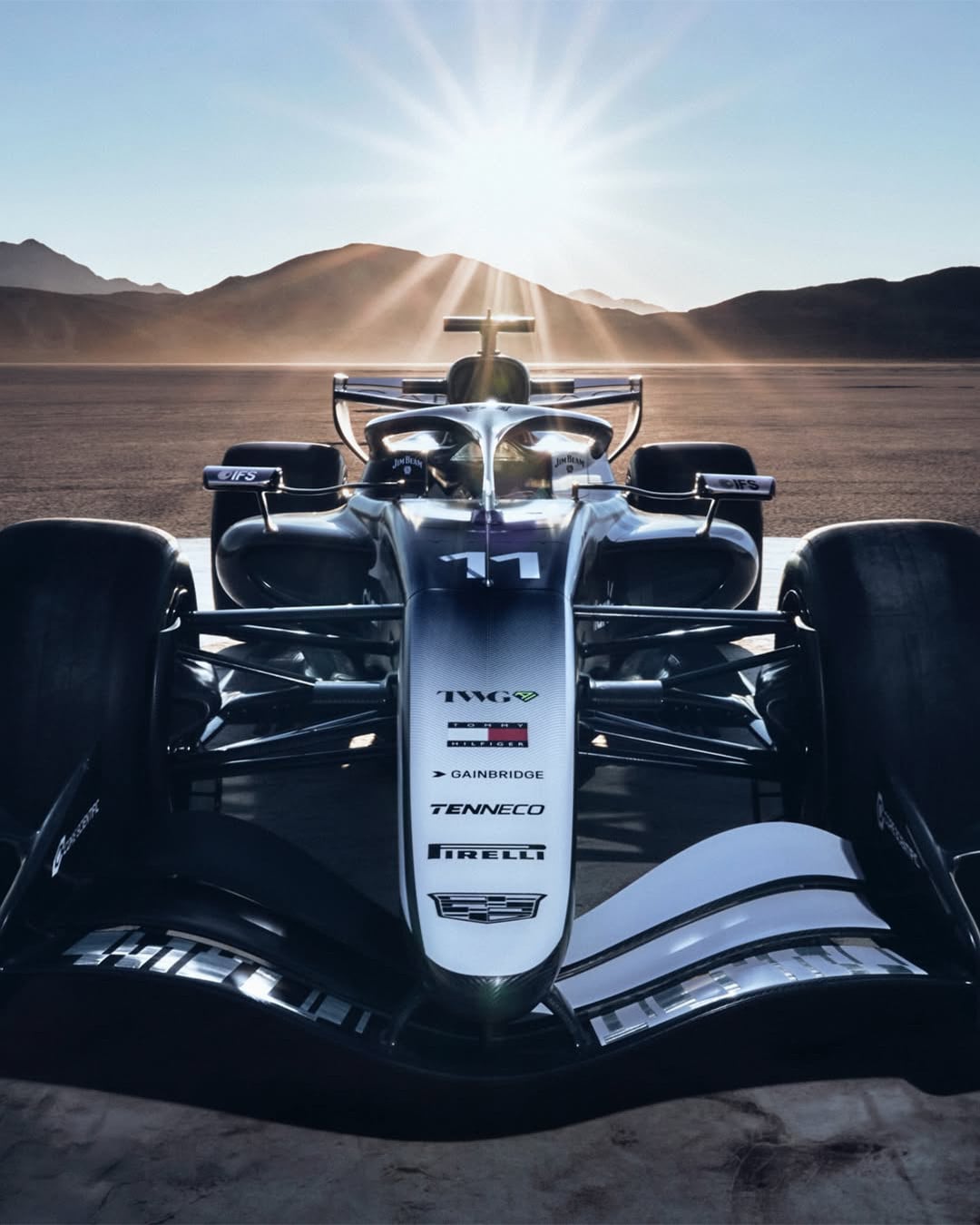 F1／TOMMY HILFIGER × Cadillac 車隊官方聯名來了！紅白黑 3 色系、復刻車手服飾⋯2026 賽季必收清單