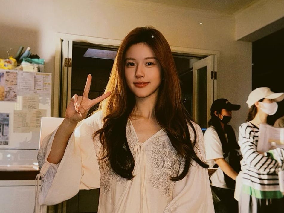 趙露思直播硬吃蜂蜜當場過敏！零抽佣銷售額曝光引粉絲心疼！