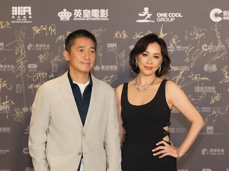 梁朝偉機場求救劉嘉玲神情曝光！網友笑翻：「影帝也太反差萌！」