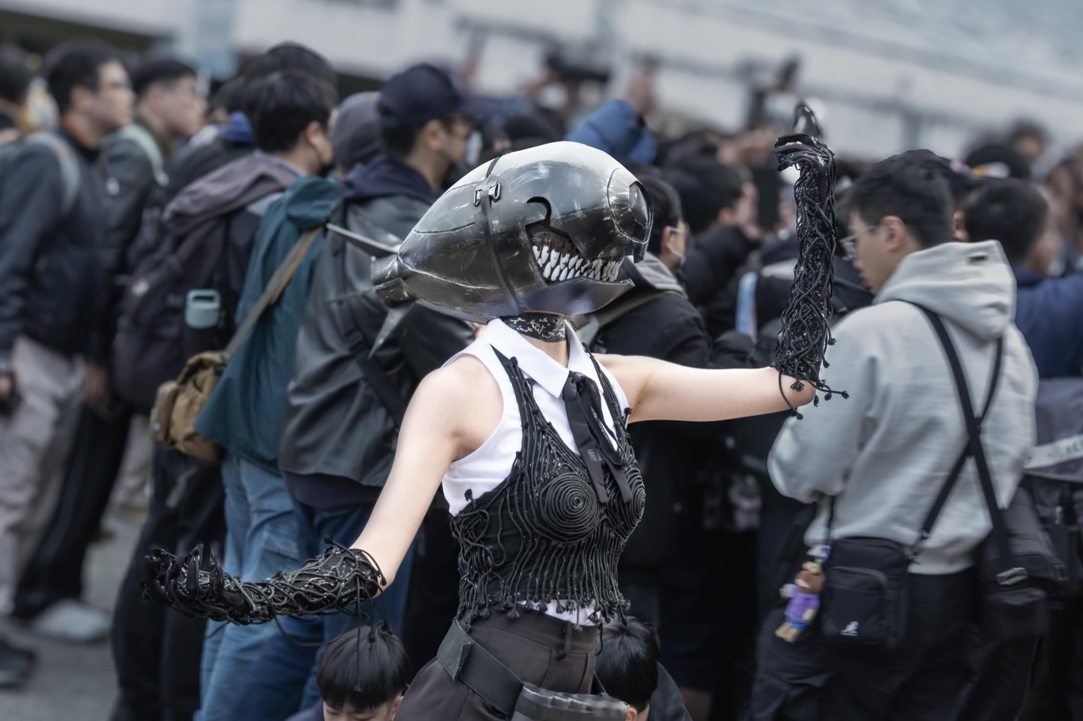 台北動漫節神級還原再 +1！《鏈鋸人》蕾潔炸彈惡魔 Cosplay 成社群焦點