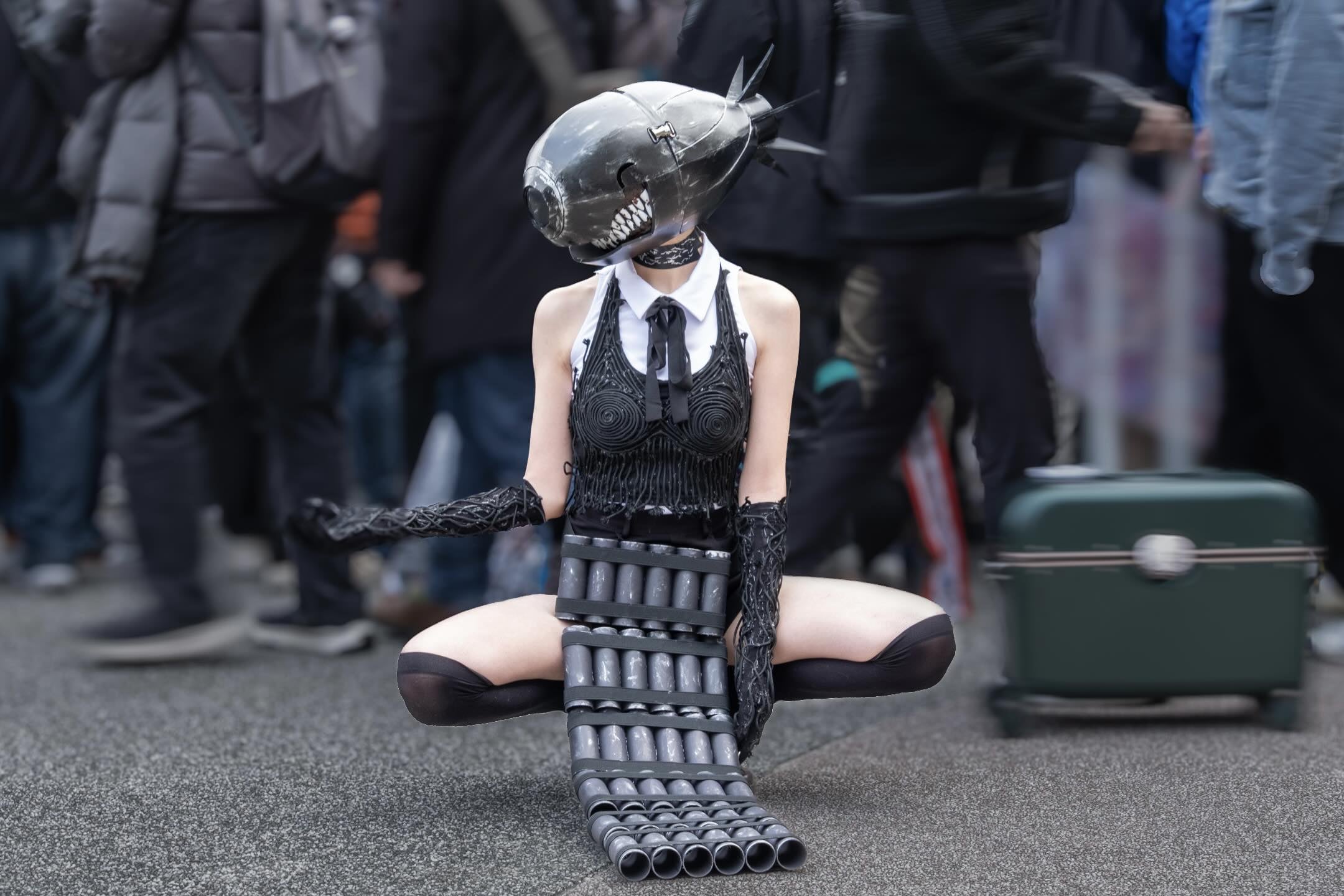 台北動漫節神級還原再 +1！《鏈鋸人》蕾潔炸彈惡魔 Cosplay 成社群焦點